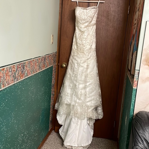 JJs House Dresses & Skirts - Wedding dress